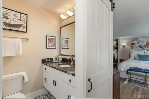 260-1916 River Run Road Sapphire NC 28774