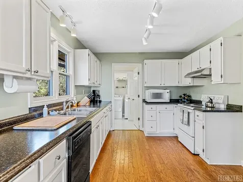 434 Toxaway Drive Lake Toxaway NC 28747