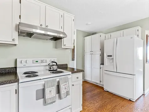 434 Toxaway Drive Lake Toxaway NC 28747