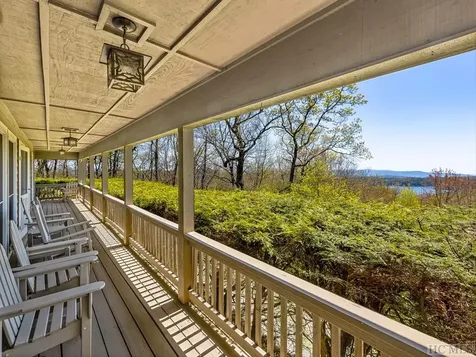 434 Toxaway Drive Lake Toxaway NC 28747