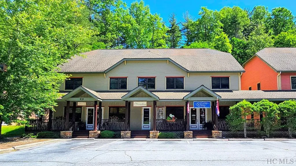 3065 Us Highway 64 Sapphire NC 28774
