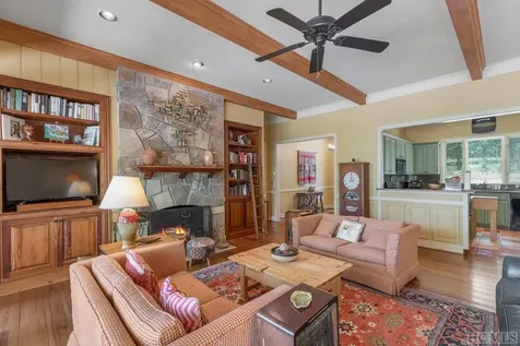 194 Big Bear Pen Lane Highlands NC 28741