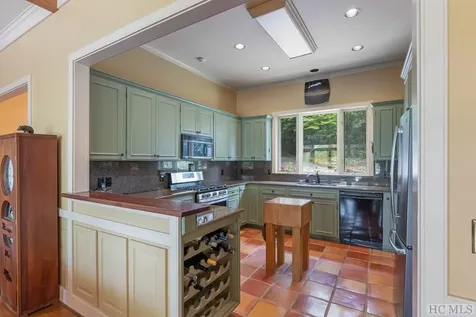 194 Big Bear Pen Lane Highlands NC 28741