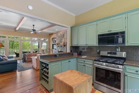194 Big Bear Pen Lane Highlands NC 28741