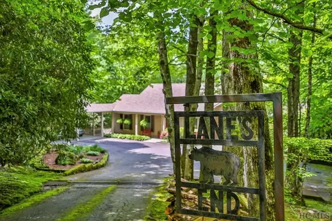 194 Big Bear Pen Lane Highlands NC 28741