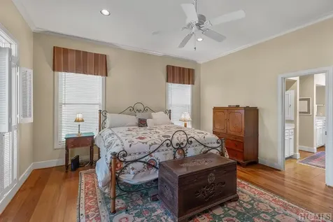 194 Big Bear Pen Lane Highlands NC 28741
