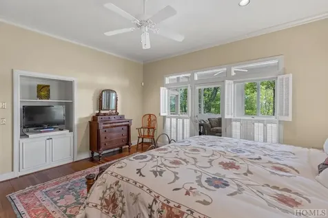 194 Big Bear Pen Lane Highlands NC 28741