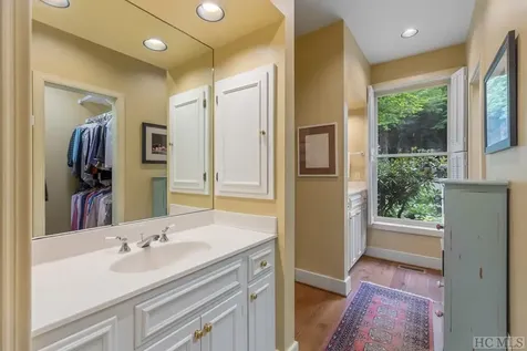 194 Big Bear Pen Lane Highlands NC 28741