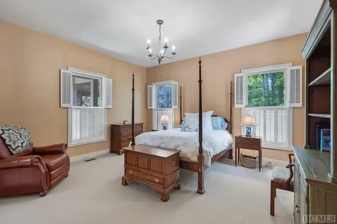 194 Big Bear Pen Lane Highlands NC 28741