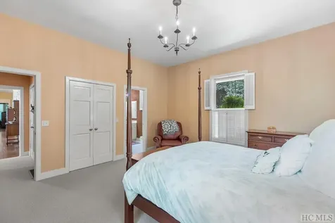 194 Big Bear Pen Lane Highlands NC 28741
