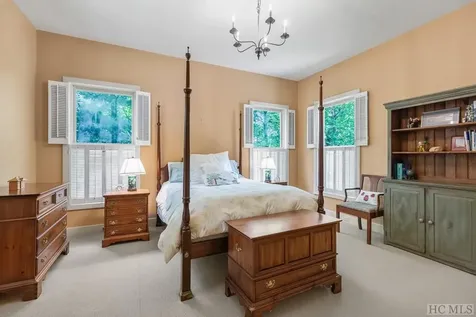 194 Big Bear Pen Lane Highlands NC 28741