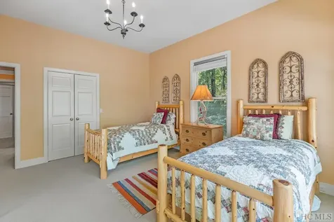 194 Big Bear Pen Lane Highlands NC 28741