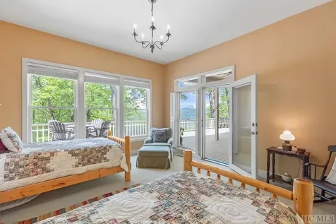 194 Big Bear Pen Lane Highlands NC 28741
