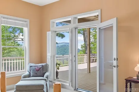 194 Big Bear Pen Lane Highlands NC 28741