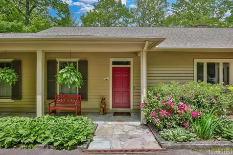 194 Big Bear Pen Lane Highlands NC 28741