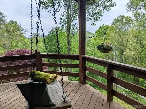 172/211 N Skelter Hill Glenville NC 28736