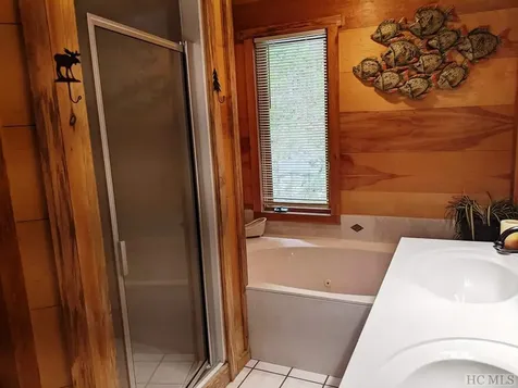 172/211 N Skelter Hill Glenville NC 28736