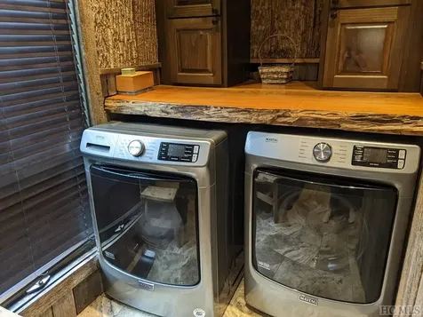 172/211 N Skelter Hill Glenville NC 28736