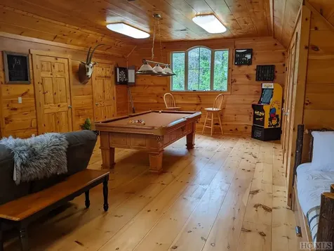 172/211 N Skelter Hill Glenville NC 28736