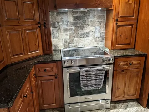 172/211 N Skelter Hill Glenville NC 28736