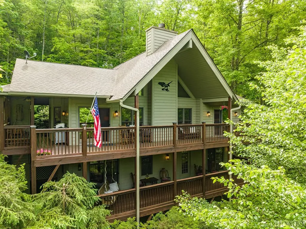 892 Buckberry Drive North Sapphire NC 28774