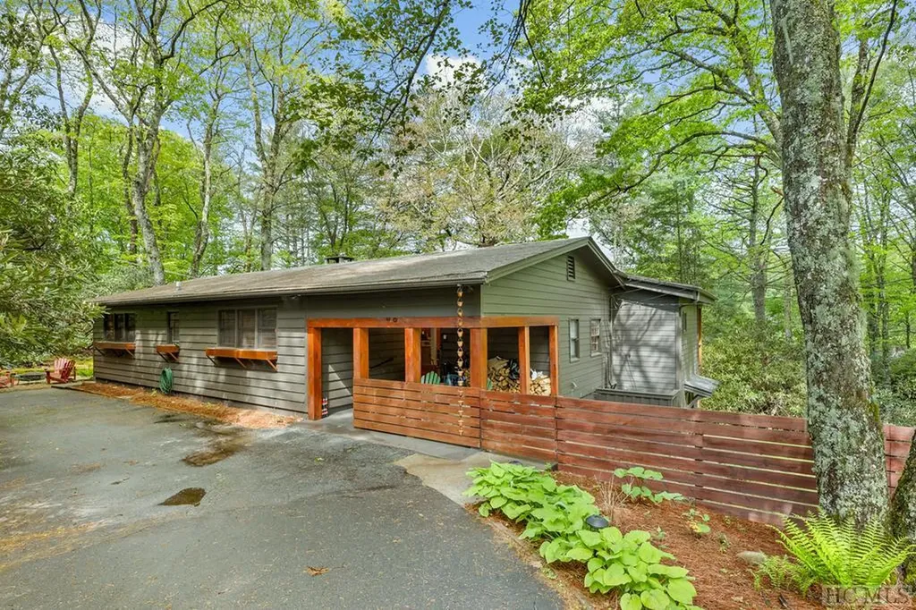 203 Rolling Acres Drive Highlands NC 28741