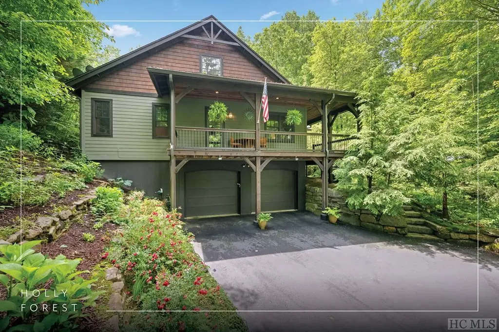 84 Chestnut Court Sapphire NC 28774