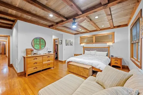 84 Chestnut Court Sapphire NC 28774