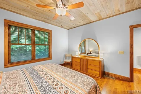 84 Chestnut Court Sapphire NC 28774