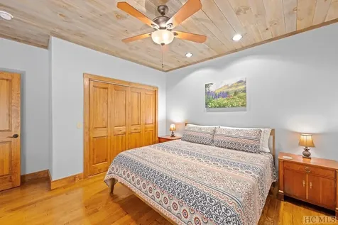 84 Chestnut Court Sapphire NC 28774