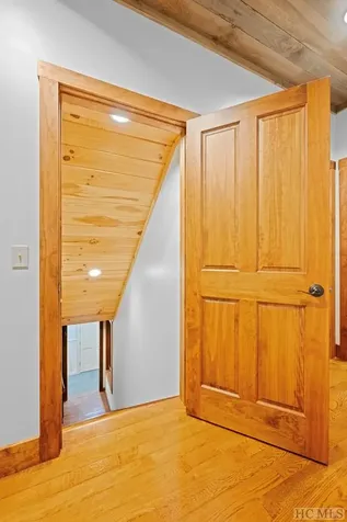 84 Chestnut Court Sapphire NC 28774