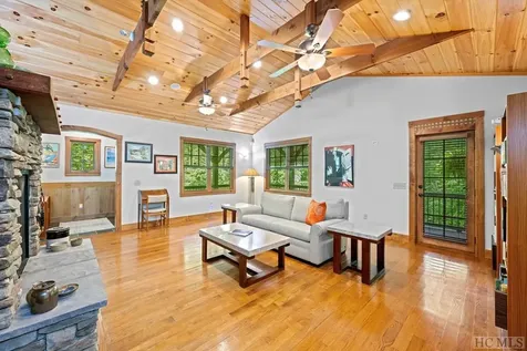 84 Chestnut Court Sapphire NC 28774