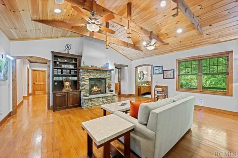 84 Chestnut Court Sapphire NC 28774