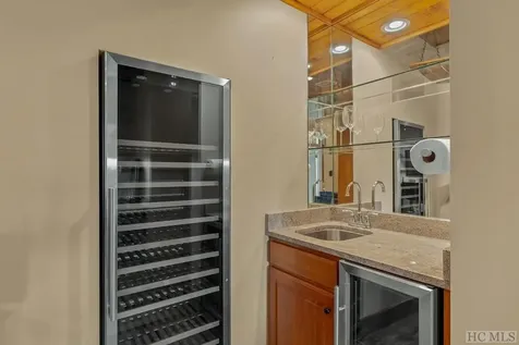 390 Napa Ridge Lane Highlands NC 28741