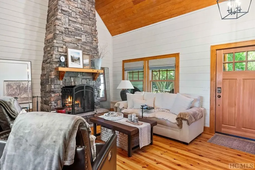 73-a Portland Ridge Cashiers NC 28717