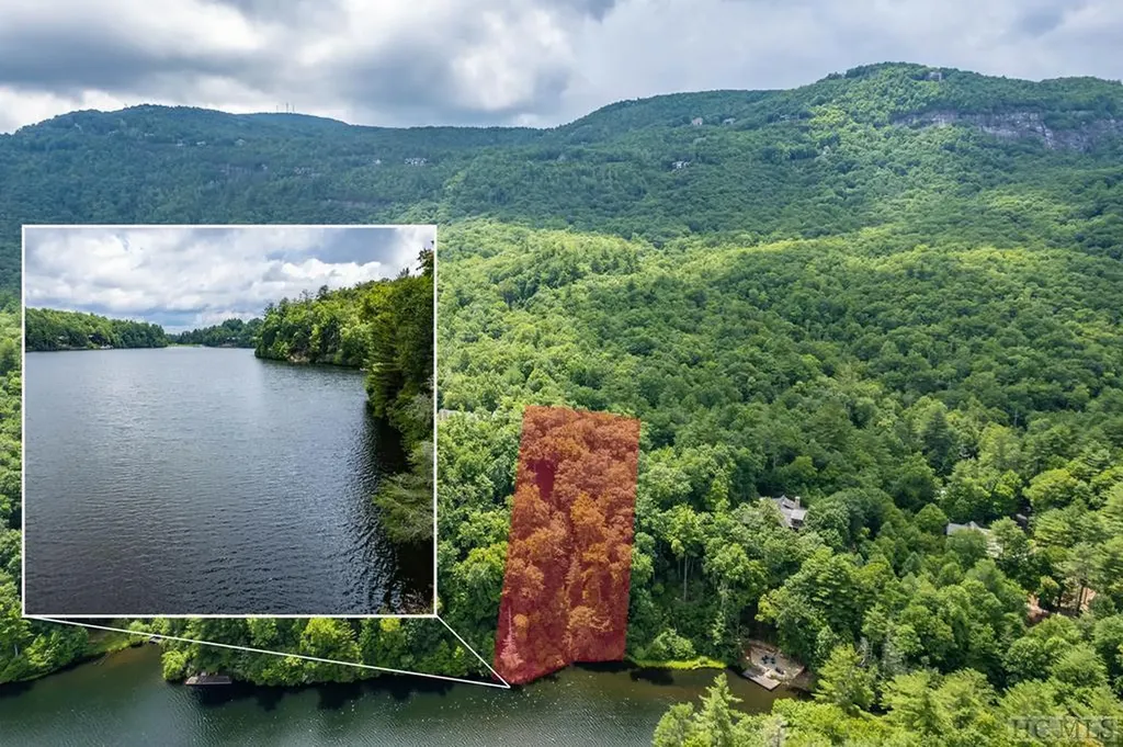 M 38 W Cardinal Drive Lake Toxaway NC 28747
