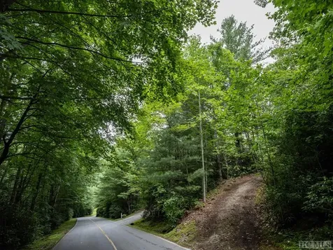 M 38 W Cardinal Drive Lake Toxaway NC 28747