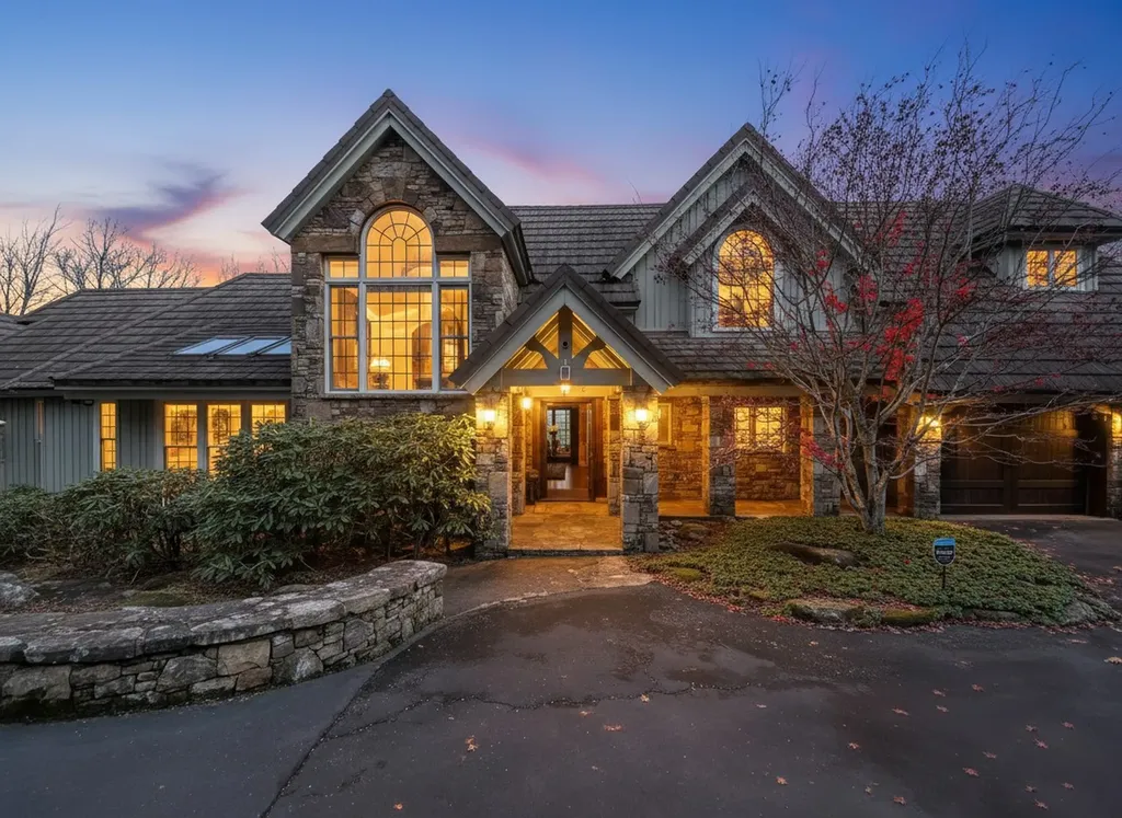 1734 Toxaway Drive Lake Toxaway NC 28474