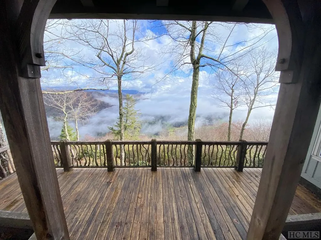 1734 Toxaway Drive Lake Toxaway NC 28474