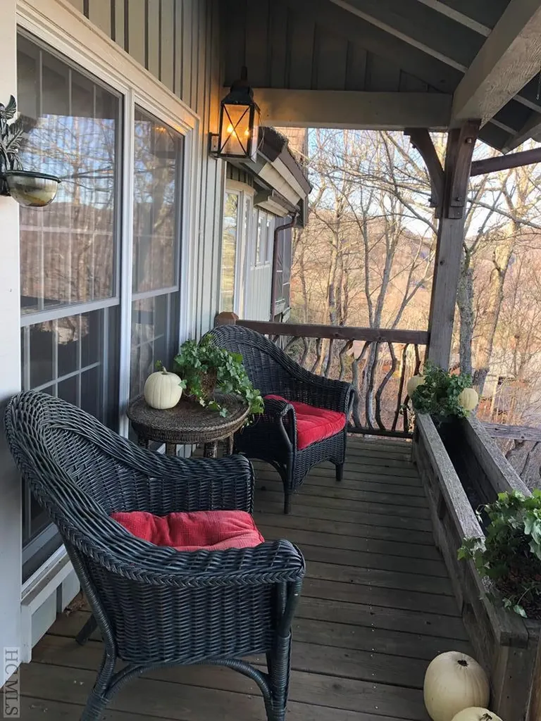 1734 Toxaway Drive Lake Toxaway NC 28474