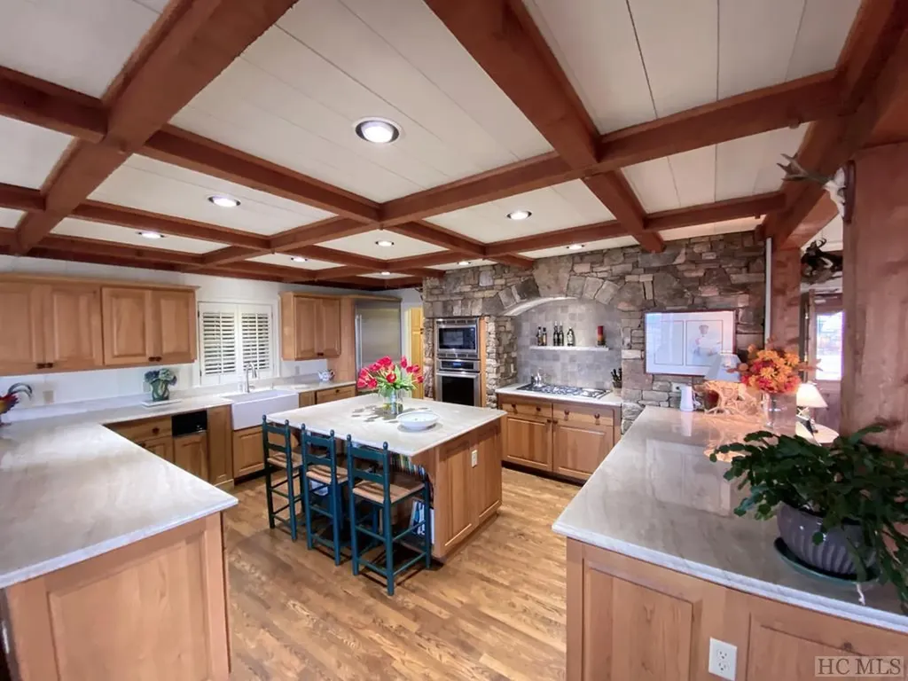 1734 Toxaway Drive Lake Toxaway NC 28474