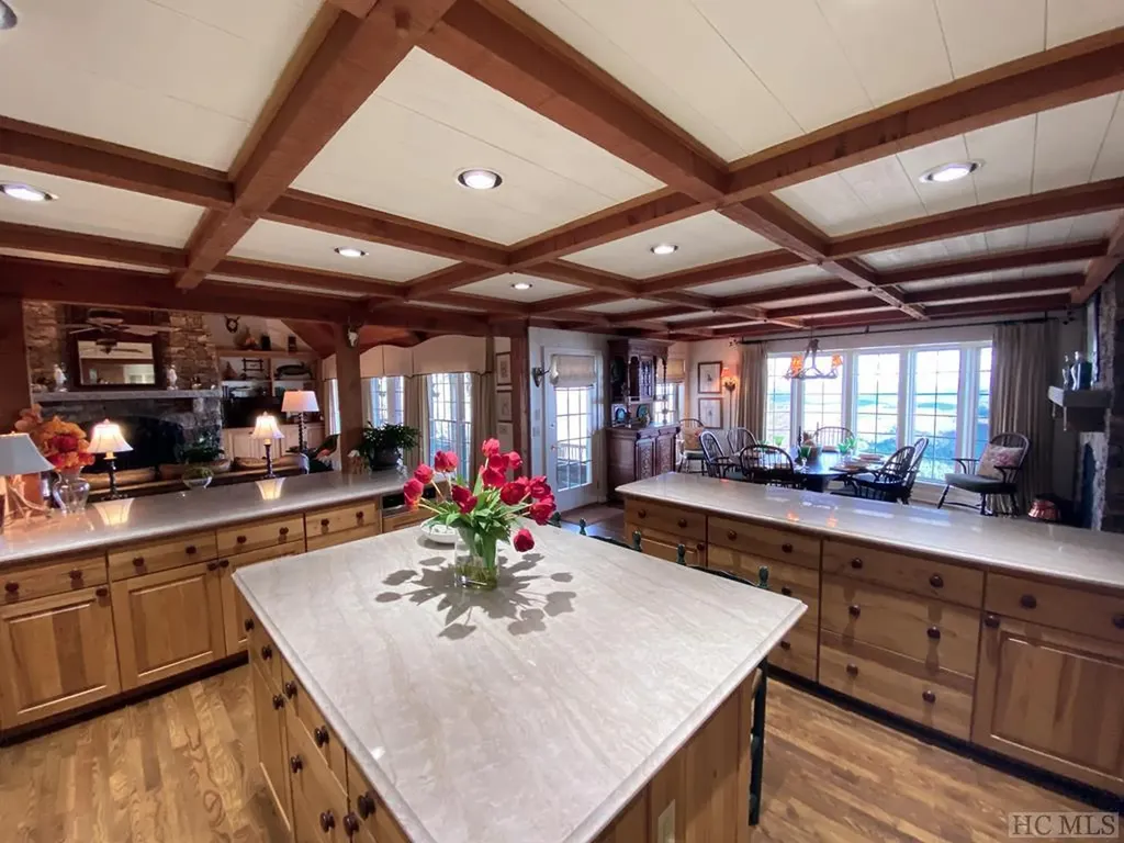 1734 Toxaway Drive Lake Toxaway NC 28474