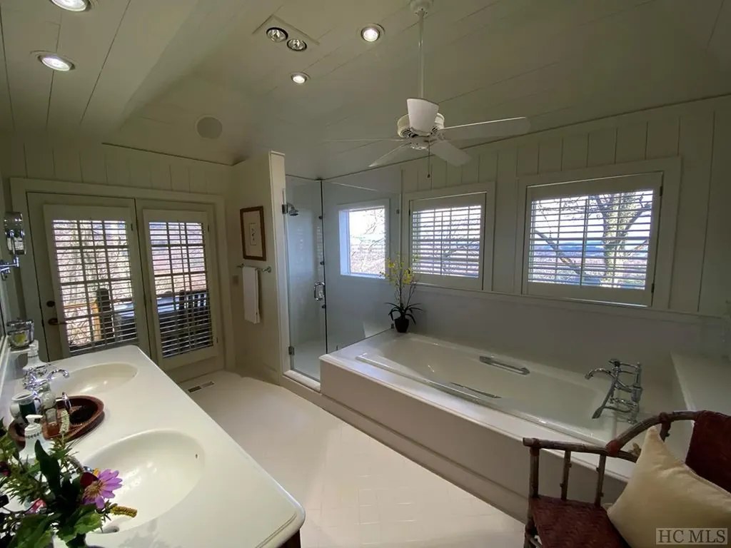 1734 Toxaway Drive Lake Toxaway NC 28474
