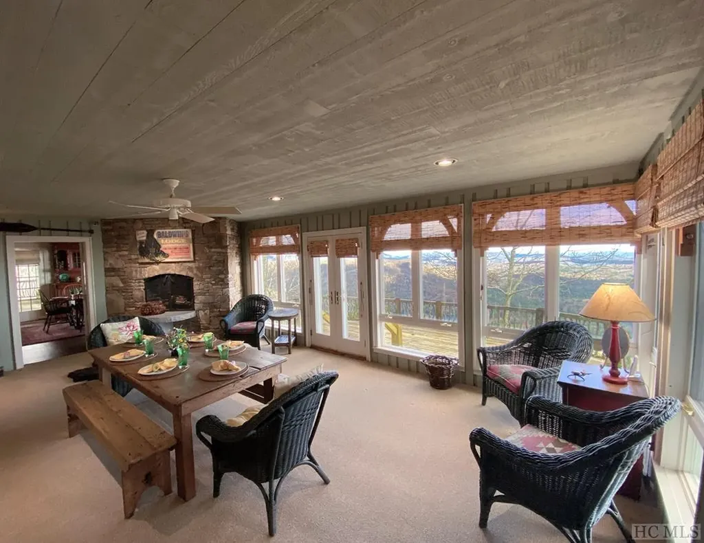 1734 Toxaway Drive Lake Toxaway NC 28474