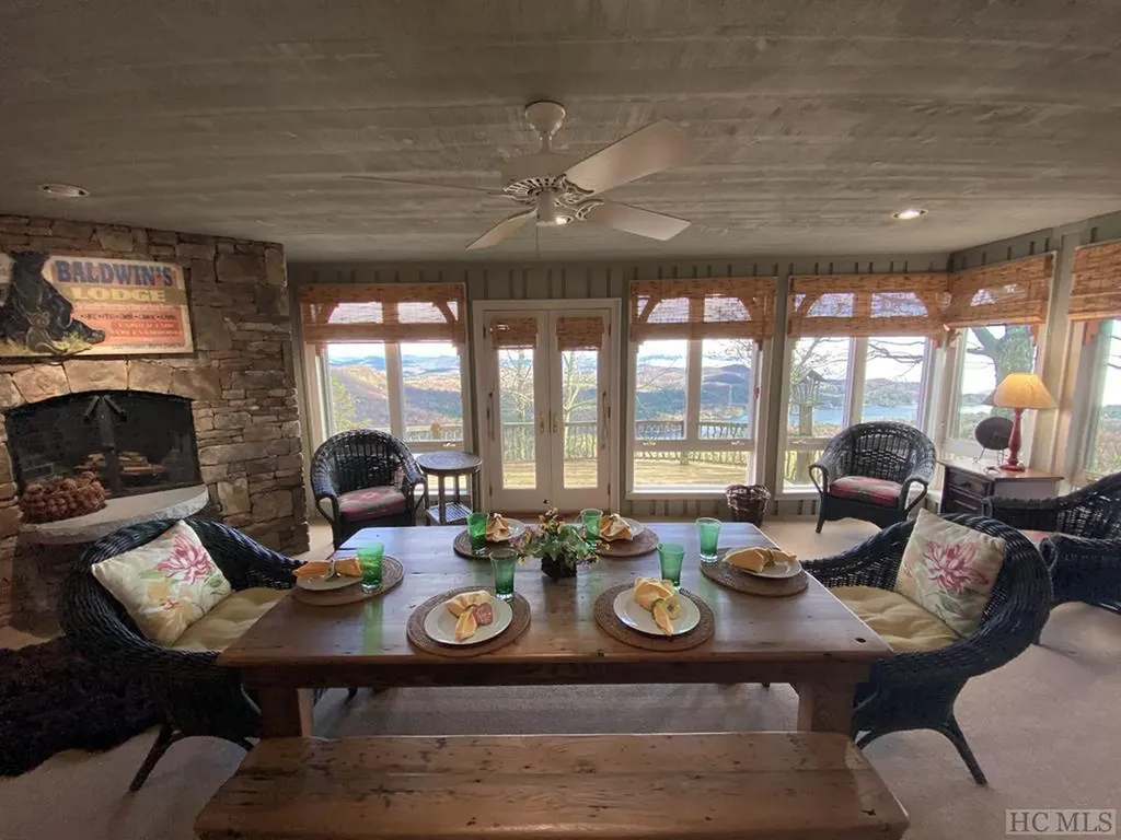 1734 Toxaway Drive Lake Toxaway NC 28474