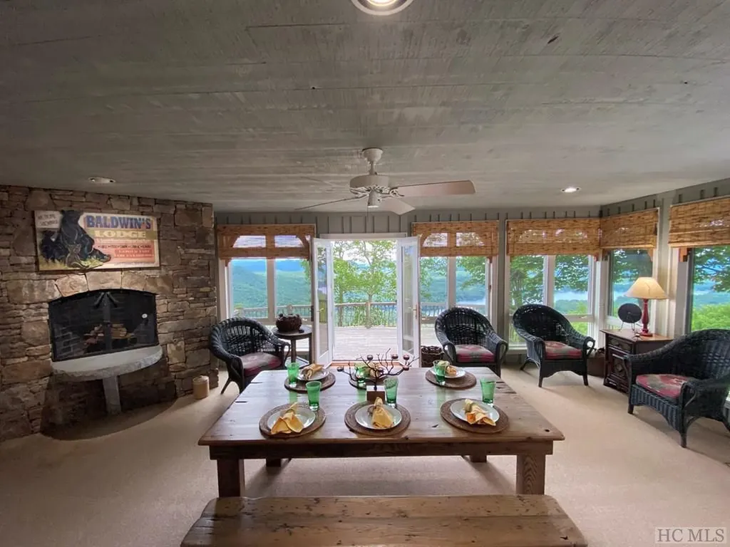 1734 Toxaway Drive Lake Toxaway NC 28474