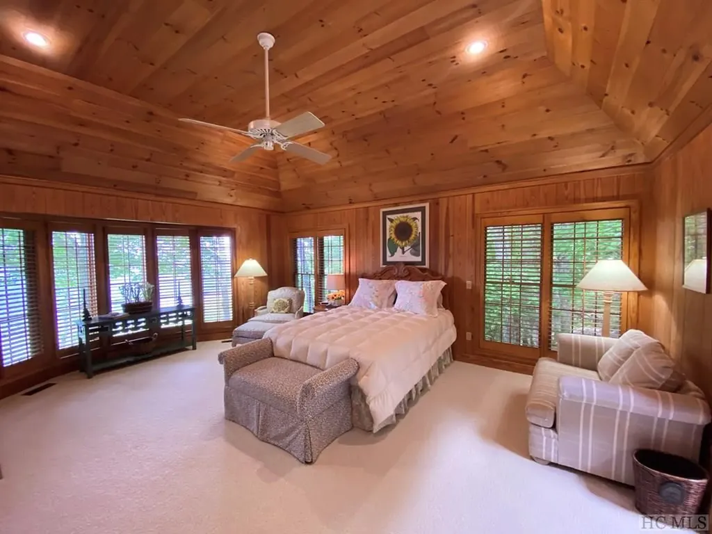 1734 Toxaway Drive Lake Toxaway NC 28474