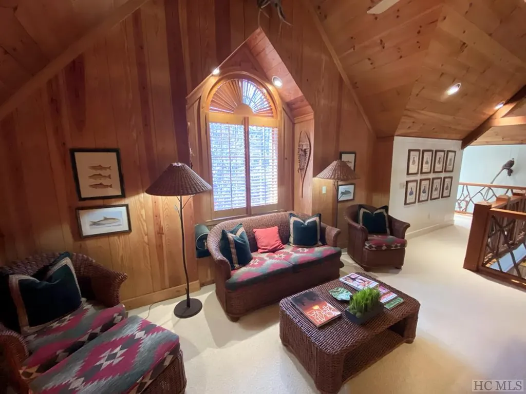 1734 Toxaway Drive Lake Toxaway NC 28474