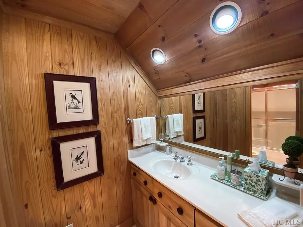 1734 Toxaway Drive Lake Toxaway NC 28474