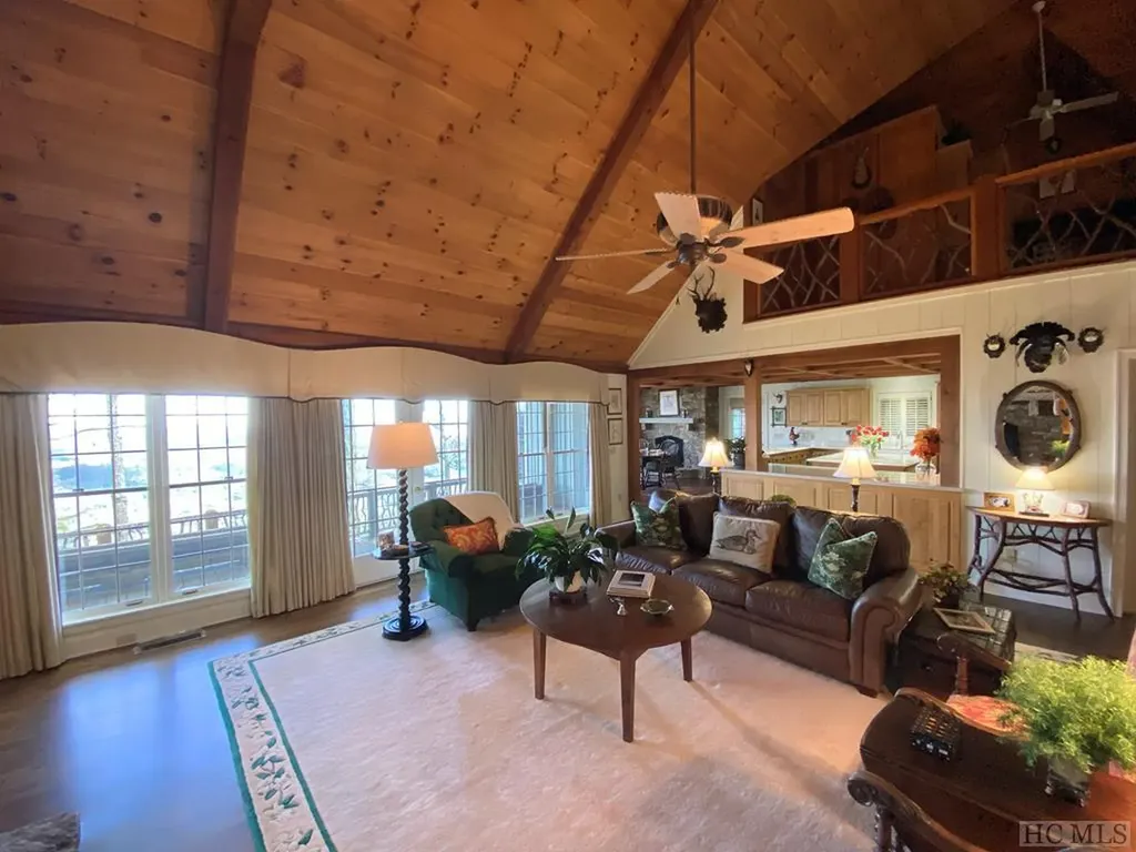 1734 Toxaway Drive Lake Toxaway NC 28474